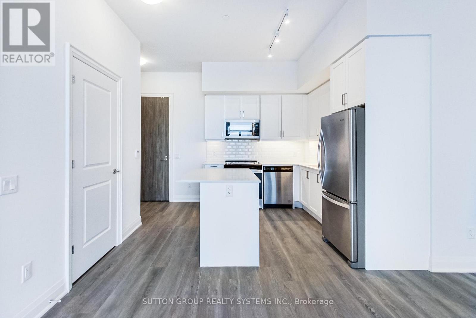 1704 - 10 Gatineau Drive, Vaughan, Ontario L4J 0L3 - Photo 10 - N12916870