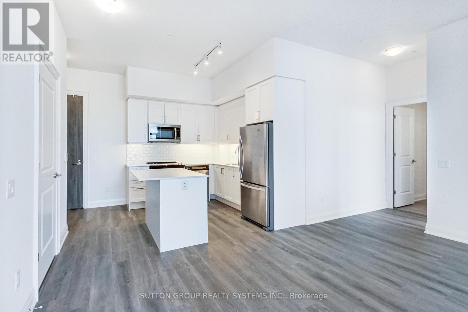 1704 - 10 Gatineau Drive, Vaughan, Ontario L4J 0L3 - Photo 11 - N12916870