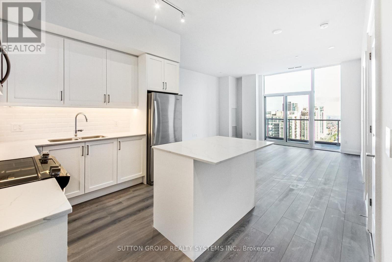 1704 - 10 Gatineau Drive, Vaughan, Ontario L4J 0L3 - Photo 4 - N12916870