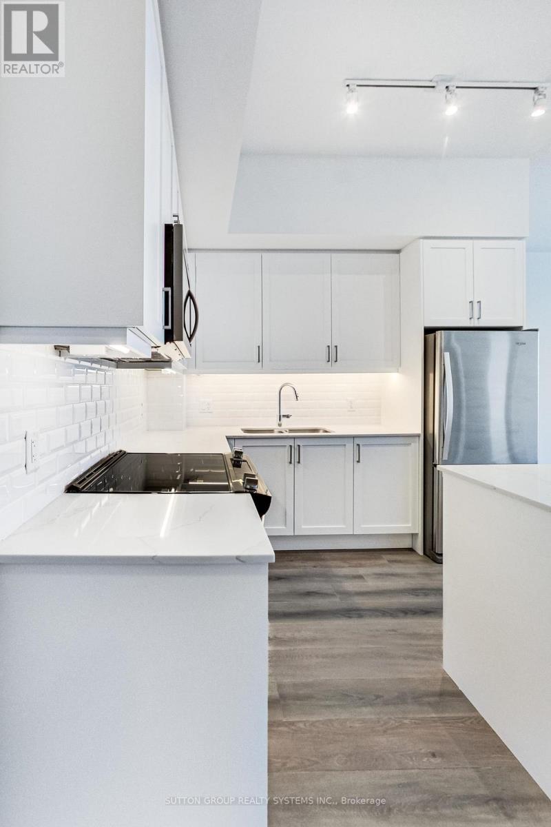 1704 - 10 Gatineau Drive, Vaughan, Ontario L4J 0L3 - Photo 5 - N12916870