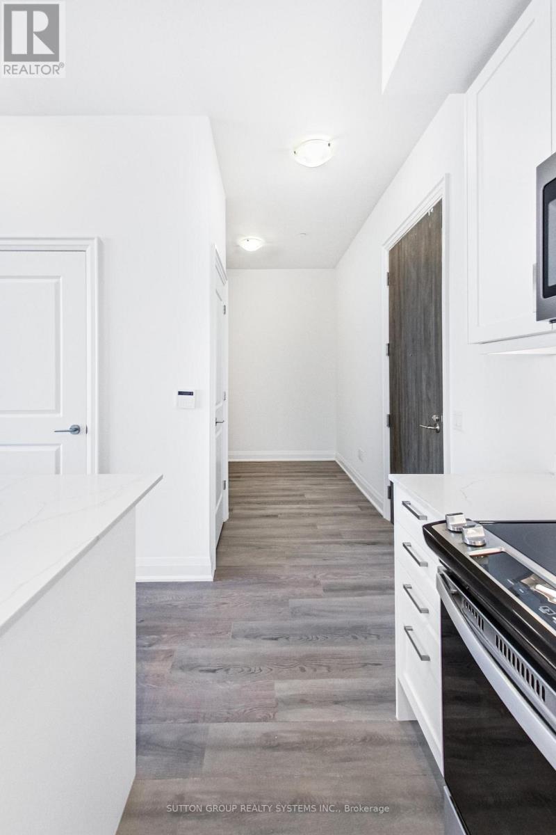 1704 - 10 Gatineau Drive, Vaughan, Ontario L4J 0L3 - Photo 6 - N12916870