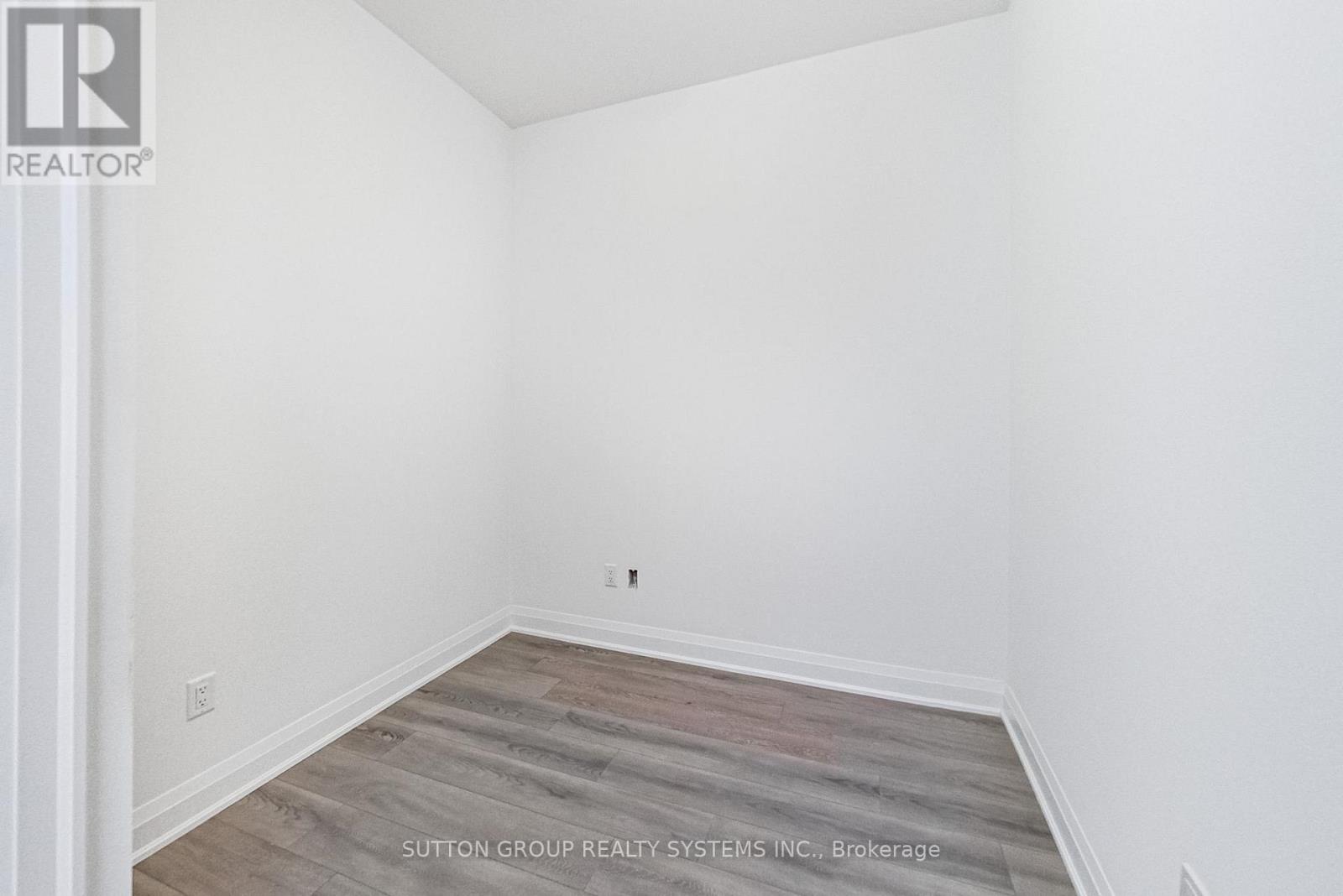 1704 - 10 Gatineau Drive, Vaughan, Ontario L4J 0L3 - Photo 7 - N12916870