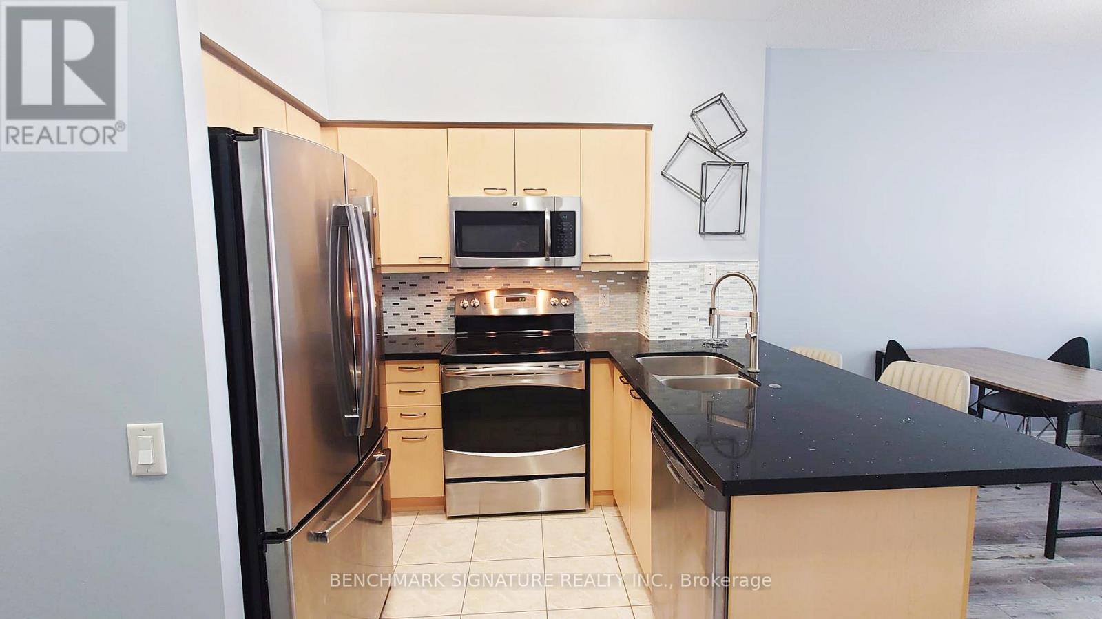 110 - 25 Times Avenue, Markham, Ontario  L3T 7X5 - Photo 8 - N12916914