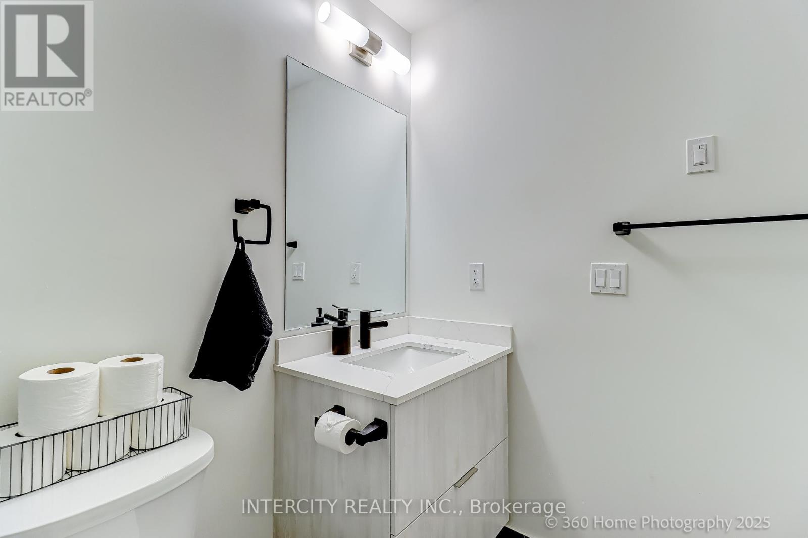 1505 - 11 David Eyer Road, Richmond Hill, Ontario  L4S 1M4 - Photo 17 - N12916942