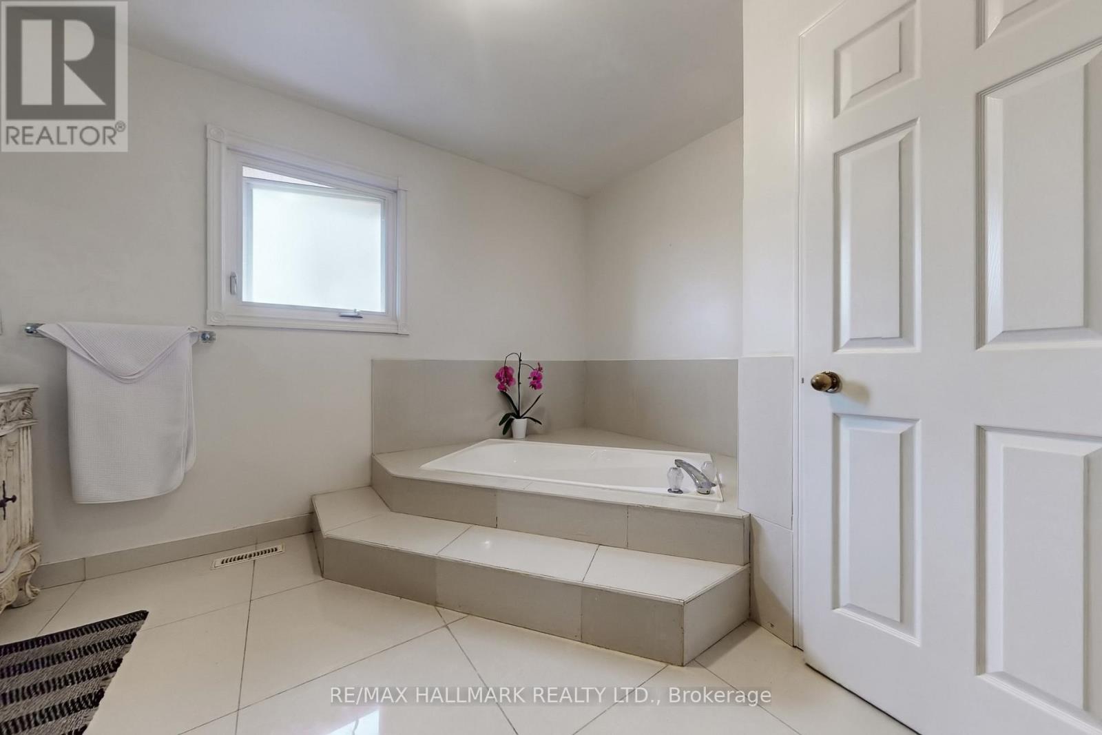 97 Stave Crescent, Richmond Hill, Ontario  L4C 9J2 - Photo 26 - N12916950