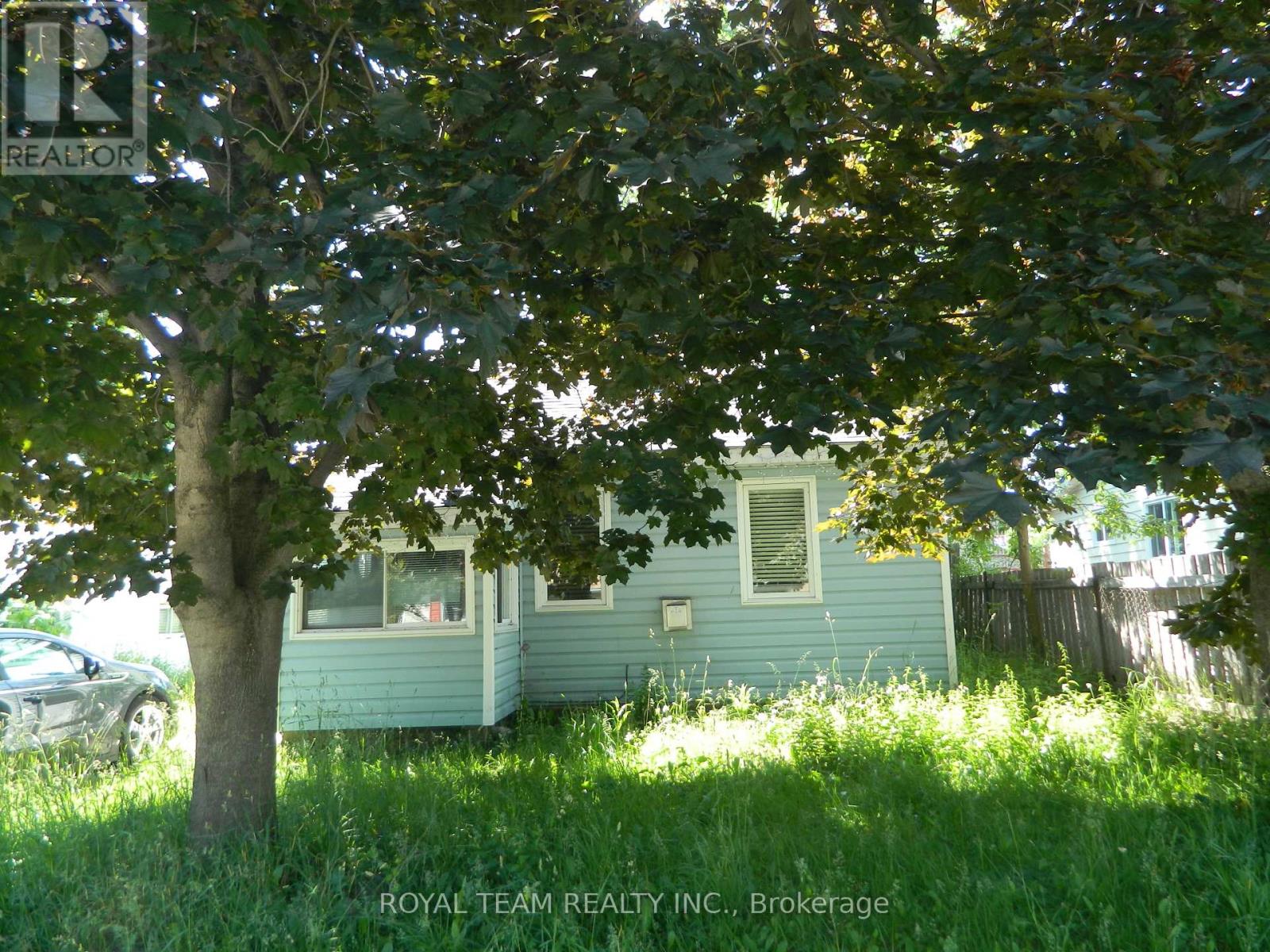 11 Middlebrook Road, Wasaga Beach, Ontario  L9Z 2Y6 - Photo 2 - S12916894