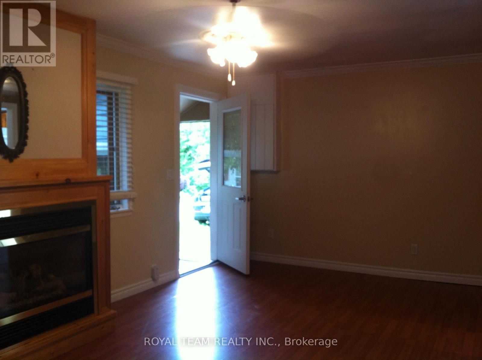 11 Middlebrook Road, Wasaga Beach, Ontario  L9Z 2Y6 - Photo 5 - S12916894