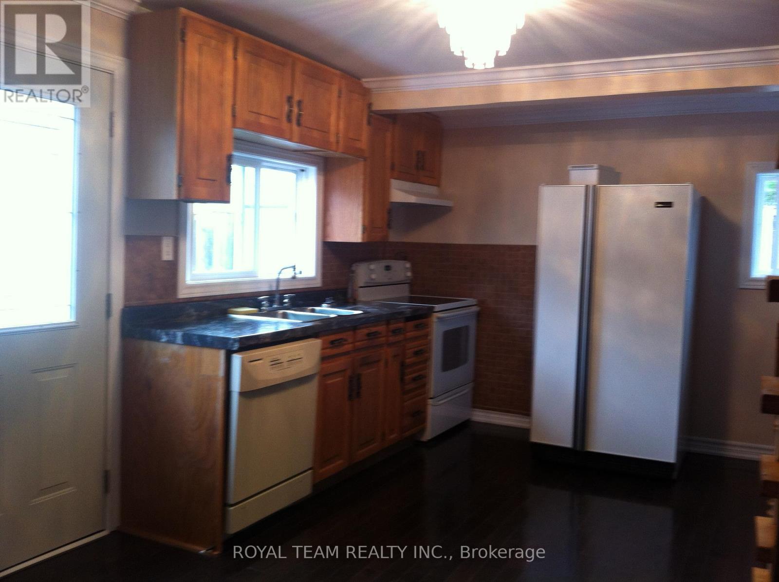 11 Middlebrook Road, Wasaga Beach, Ontario  L9Z 2Y6 - Photo 6 - S12916894