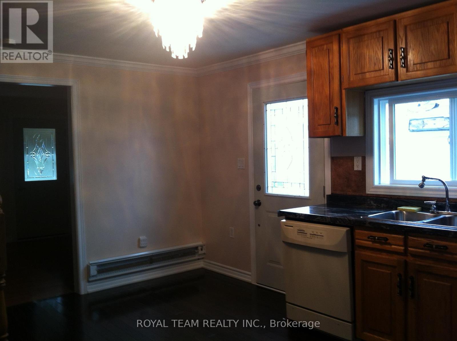 11 Middlebrook Road, Wasaga Beach, Ontario  L9Z 2Y6 - Photo 7 - S12916894