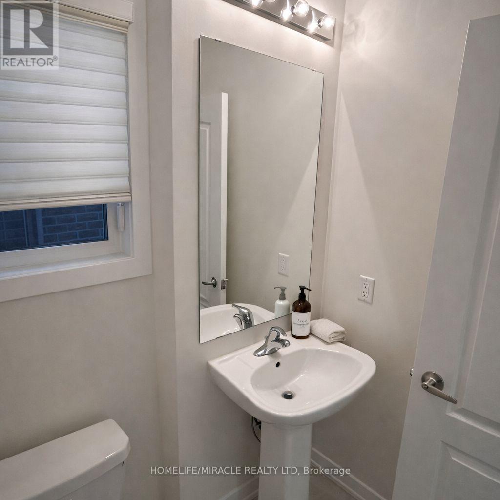 1182 Plymouth Drive, Oshawa, Ontario  L1L 0T4 - Photo 11 - E12916960