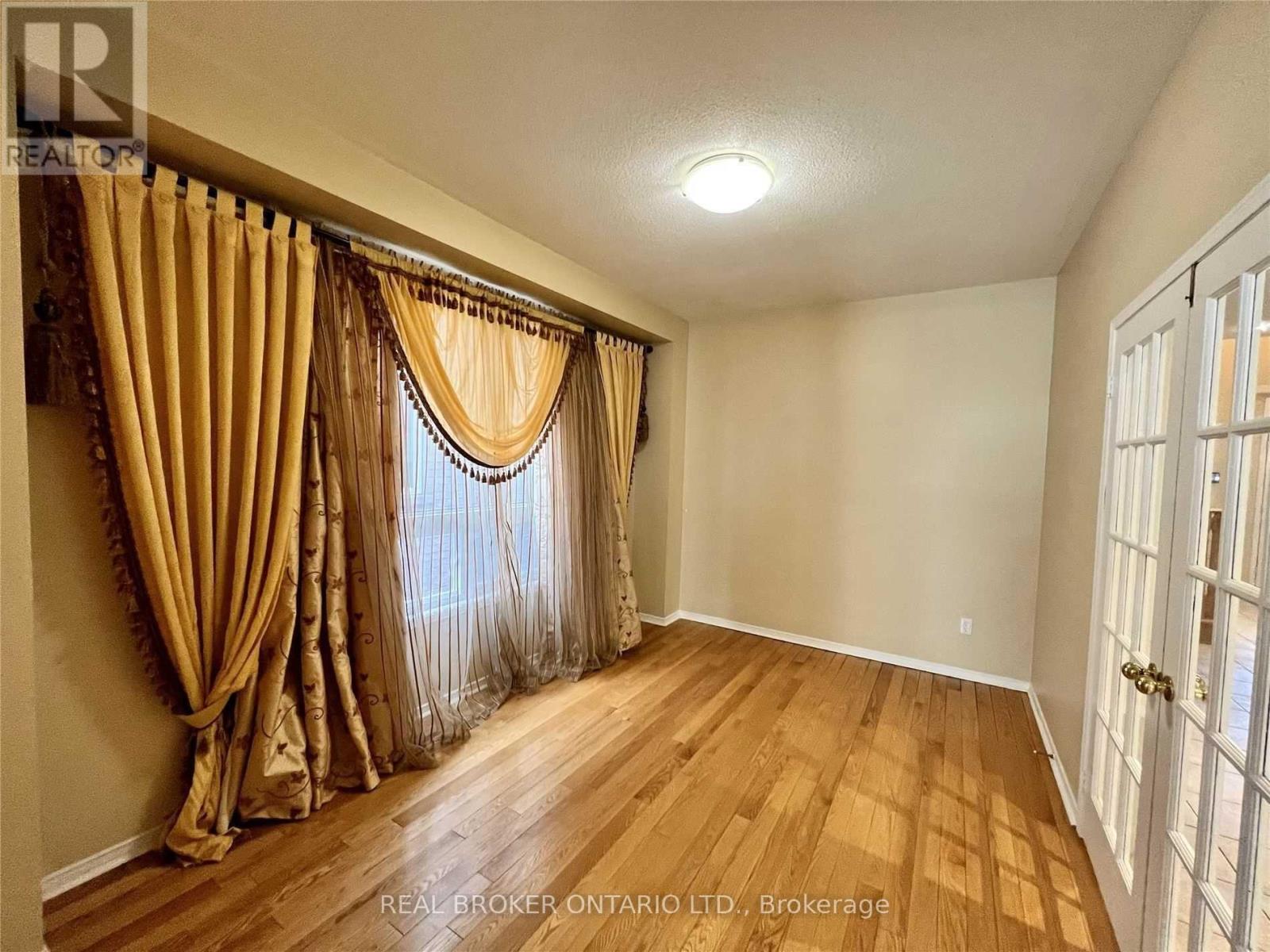 Upper Level - 5218 Oscar Peterson Boulevard, Mississauga, Ontario  L5M 0E1 - Photo 13 - W12916854