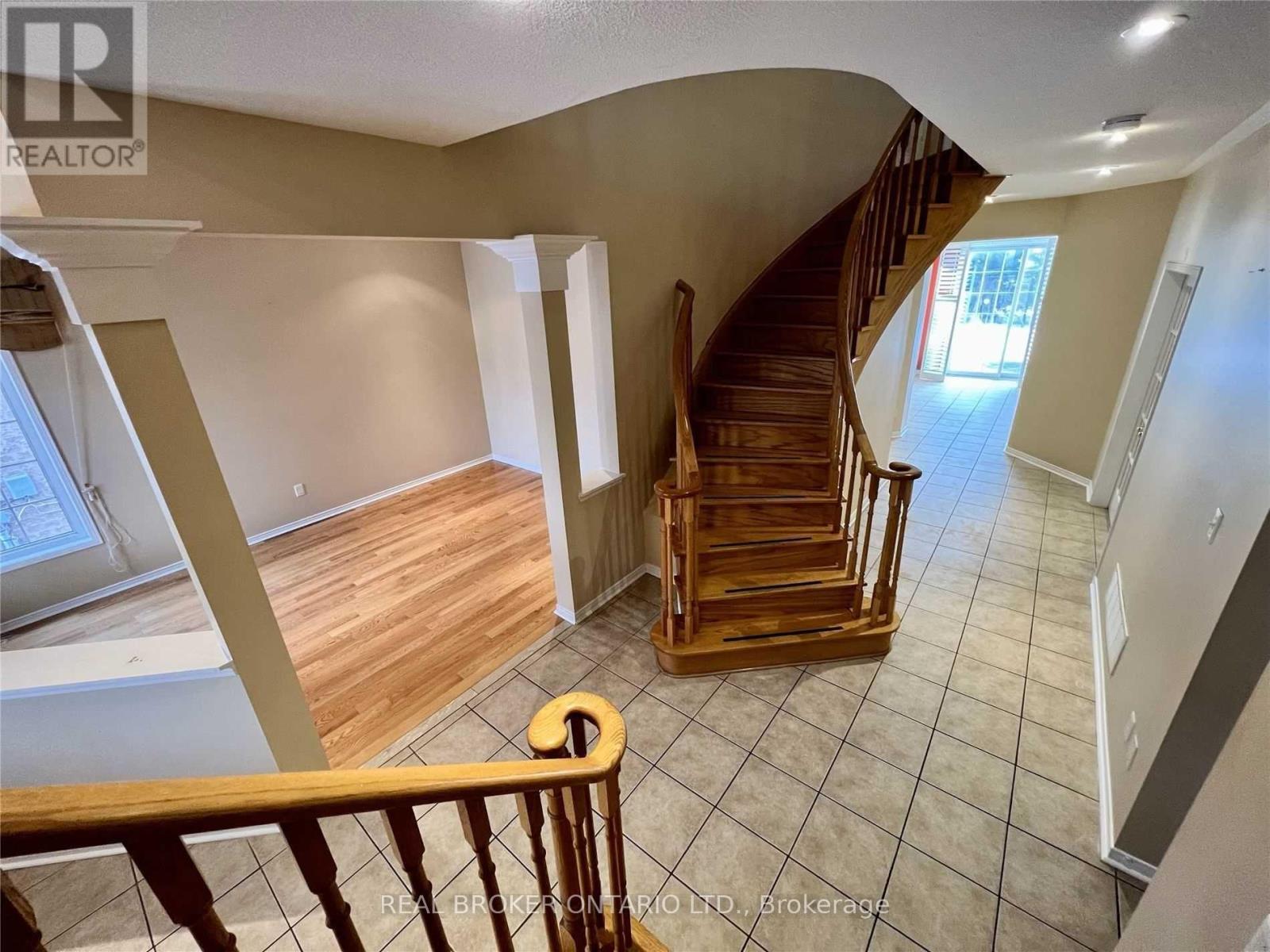 Upper Level - 5218 Oscar Peterson Boulevard, Mississauga, Ontario  L5M 0E1 - Photo 18 - W12916854