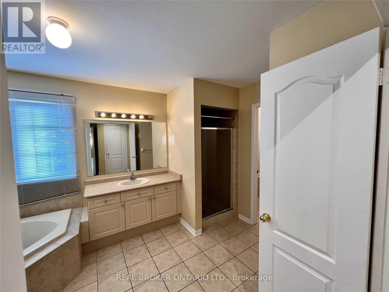 Upper Level - 5218 Oscar Peterson Boulevard, Mississauga, Ontario  L5M 0E1 - Photo 22 - W12916854