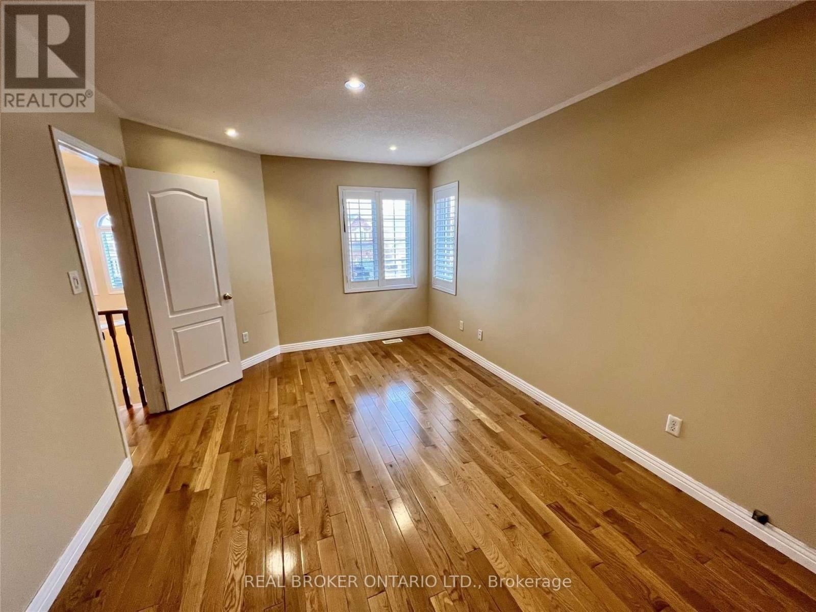 Upper Level - 5218 Oscar Peterson Boulevard, Mississauga, Ontario  L5M 0E1 - Photo 28 - W12916854