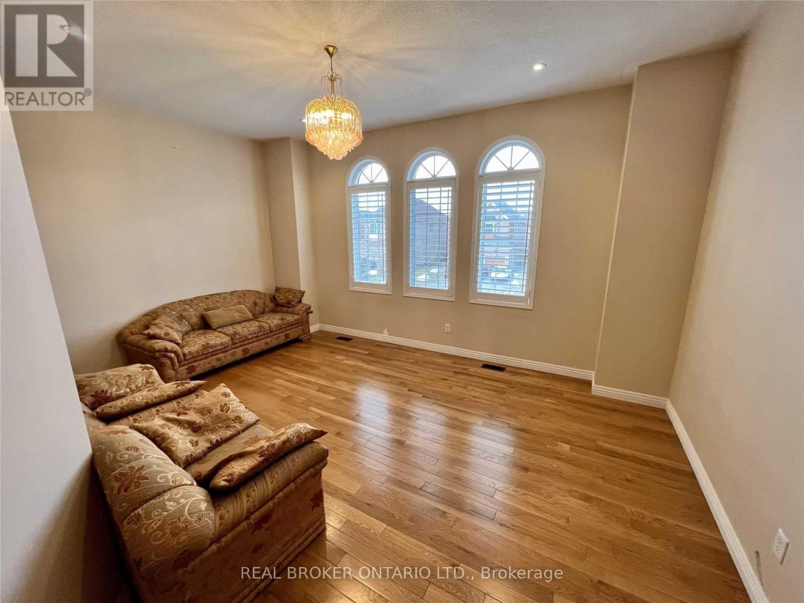 Upper Level - 5218 Oscar Peterson Boulevard, Mississauga, Ontario  L5M 0E1 - Photo 4 - W12916854