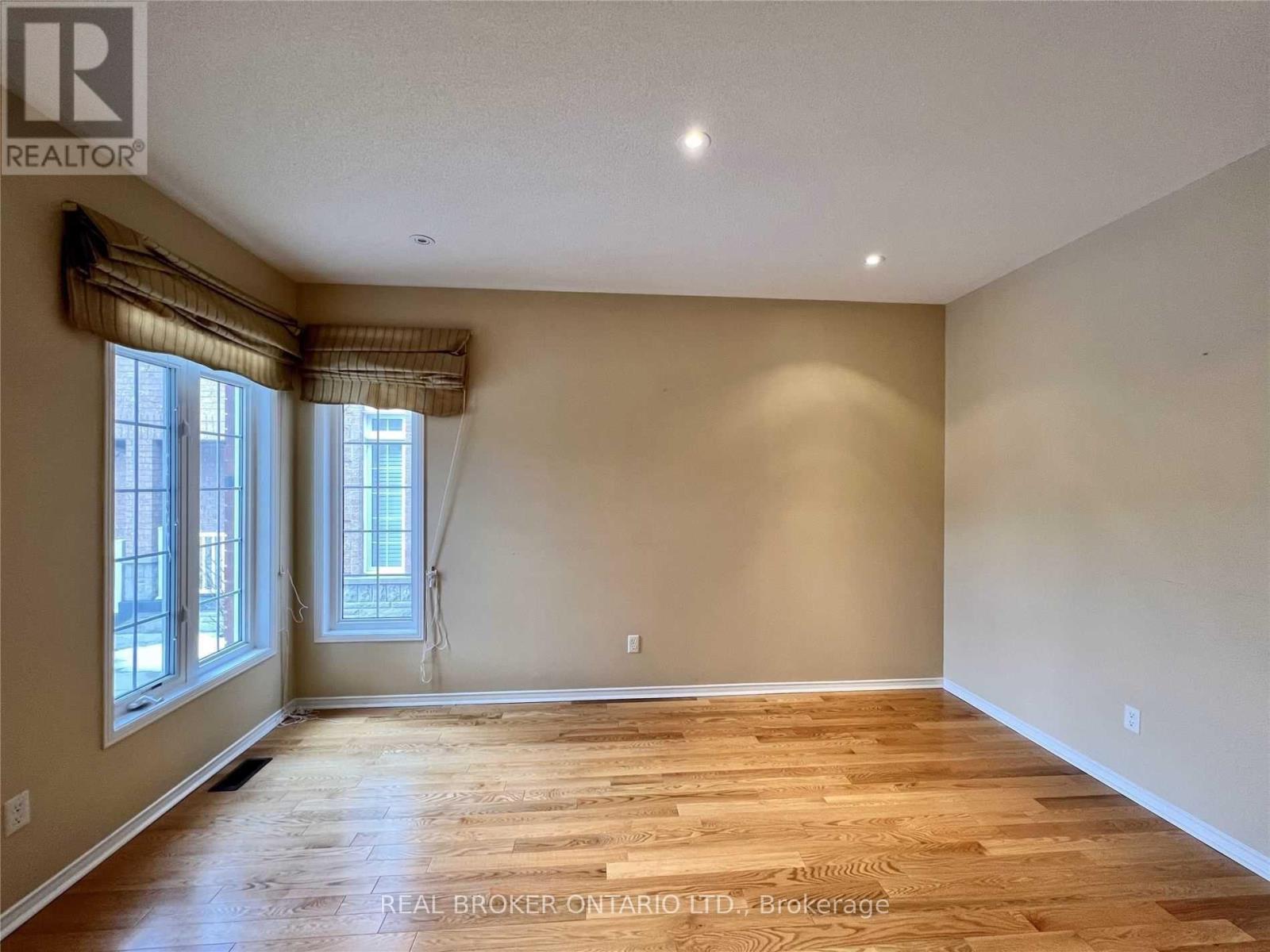 Upper Level - 5218 Oscar Peterson Boulevard, Mississauga, Ontario  L5M 0E1 - Photo 6 - W12916854