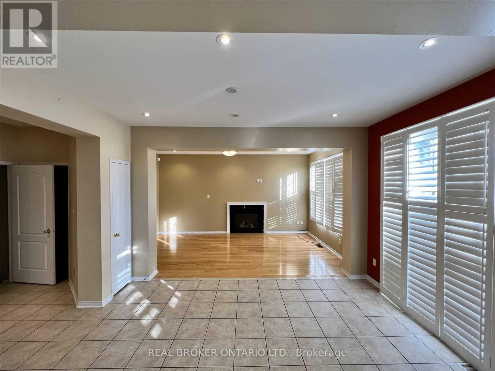 Upper Level - 5218 Oscar Peterson Boulevard, Mississauga, Ontario  L5M 0E1 - Photo 8 - W12916854