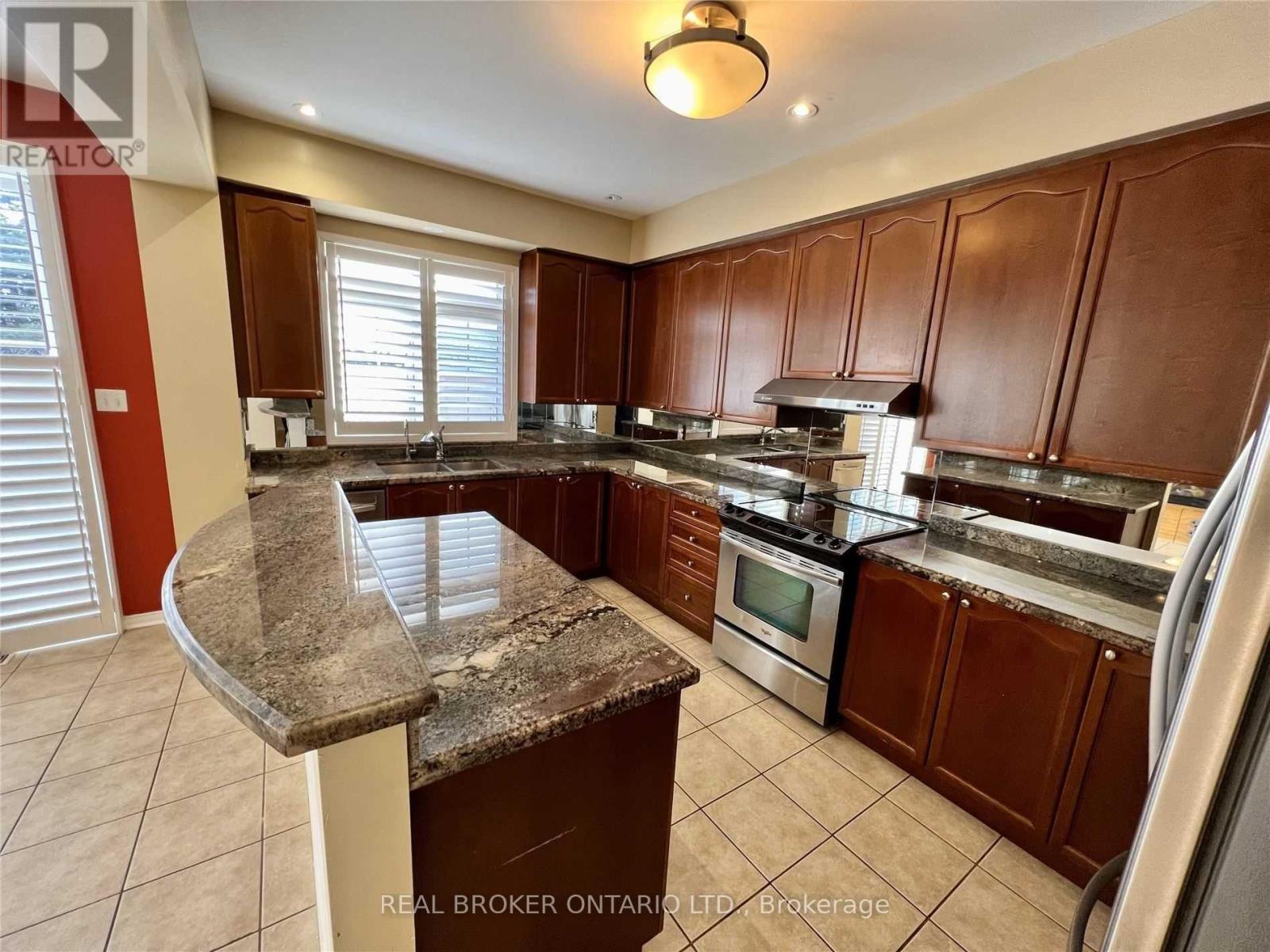 Upper Level - 5218 Oscar Peterson Boulevard, Mississauga, Ontario  L5M 0E1 - Photo 9 - W12916854