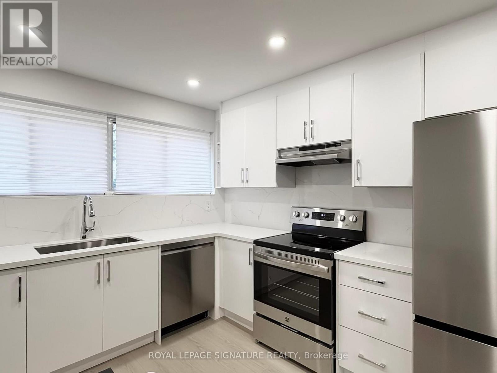 4 - 374 Driftwood Avenue, Toronto, Ontario  M3N 2P5 - Photo 11 - W12916860