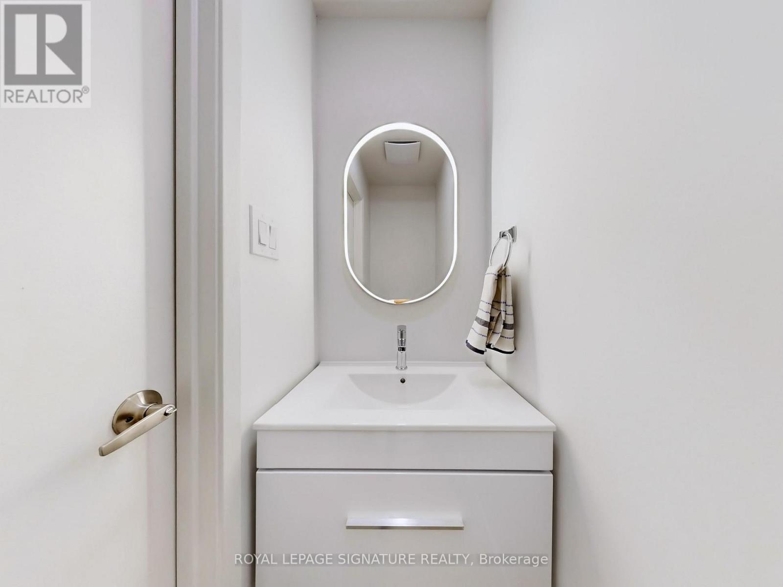 4 - 374 Driftwood Avenue, Toronto, Ontario  M3N 2P5 - Photo 12 - W12916860