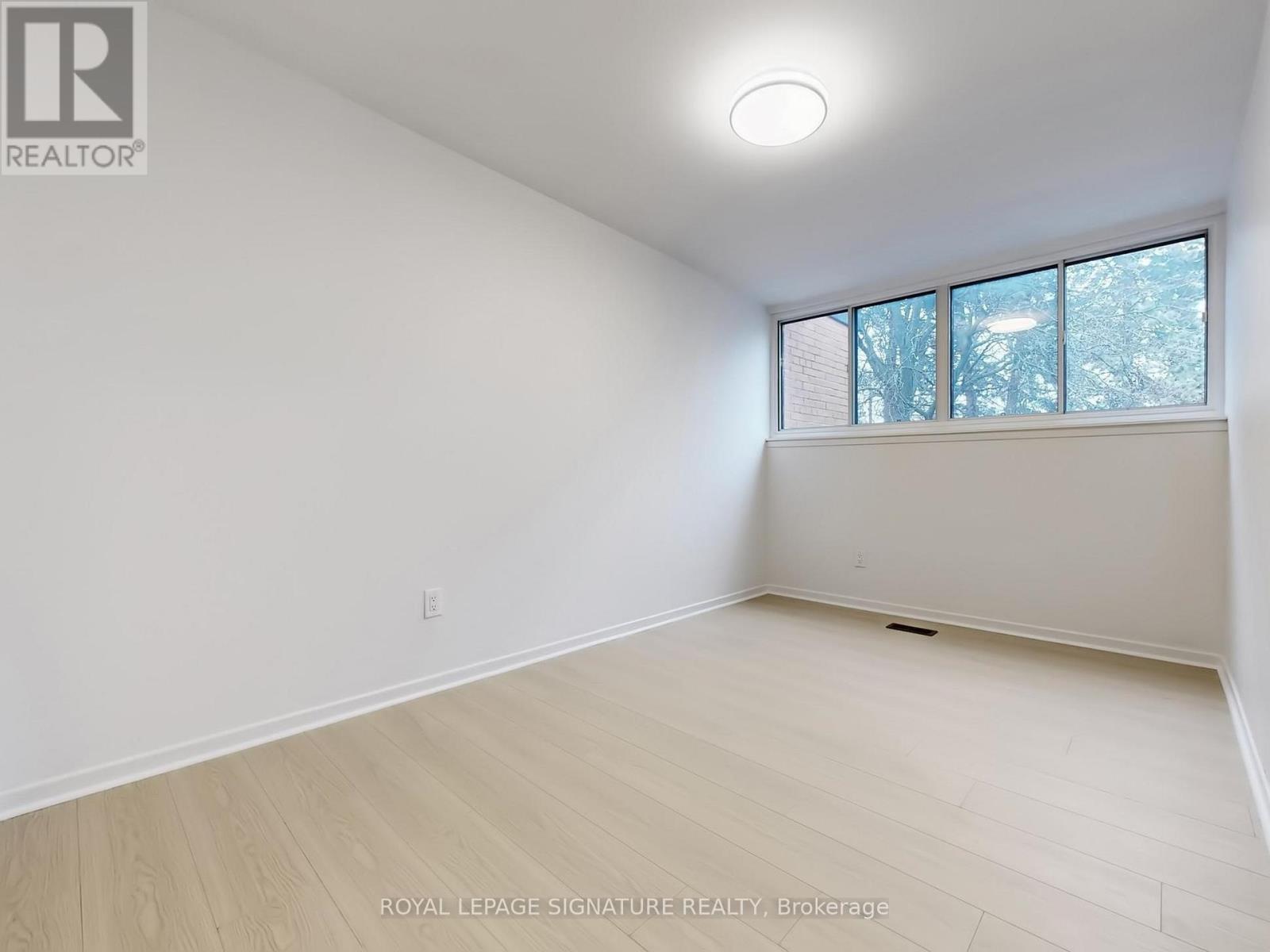 4 - 374 Driftwood Avenue, Toronto, Ontario  M3N 2P5 - Photo 14 - W12916860