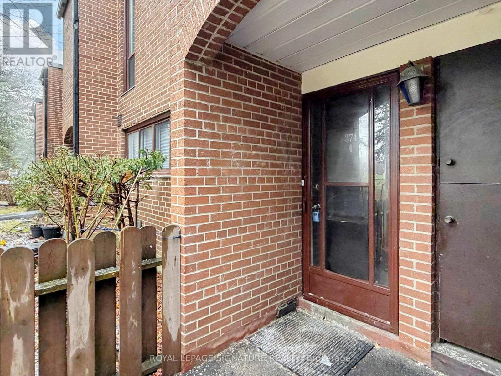 4 - 374 Driftwood Avenue, Toronto, Ontario  M3N 2P5 - Photo 2 - W12916860