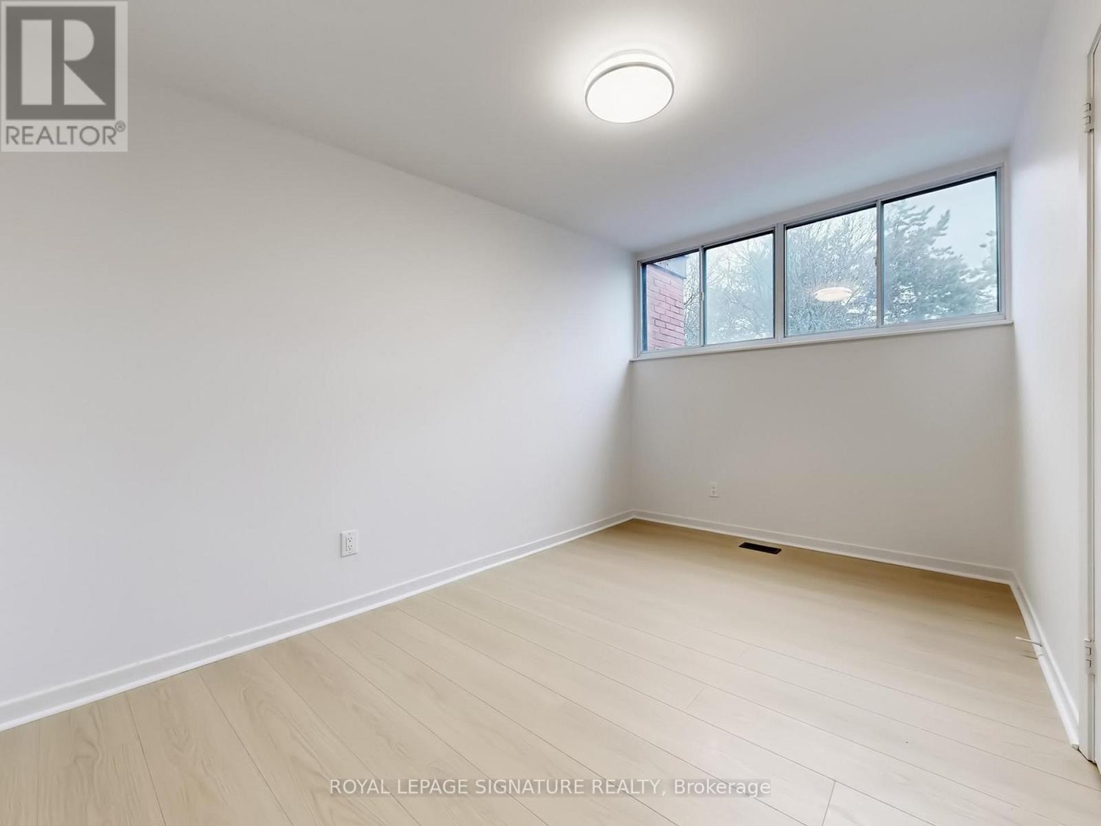 4 - 374 Driftwood Avenue, Toronto, Ontario  M3N 2P5 - Photo 27 - W12916860