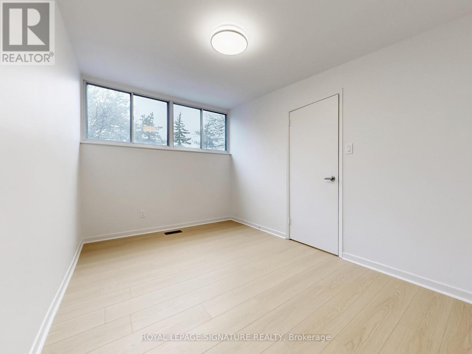 4 - 374 Driftwood Avenue, Toronto, Ontario  M3N 2P5 - Photo 28 - W12916860