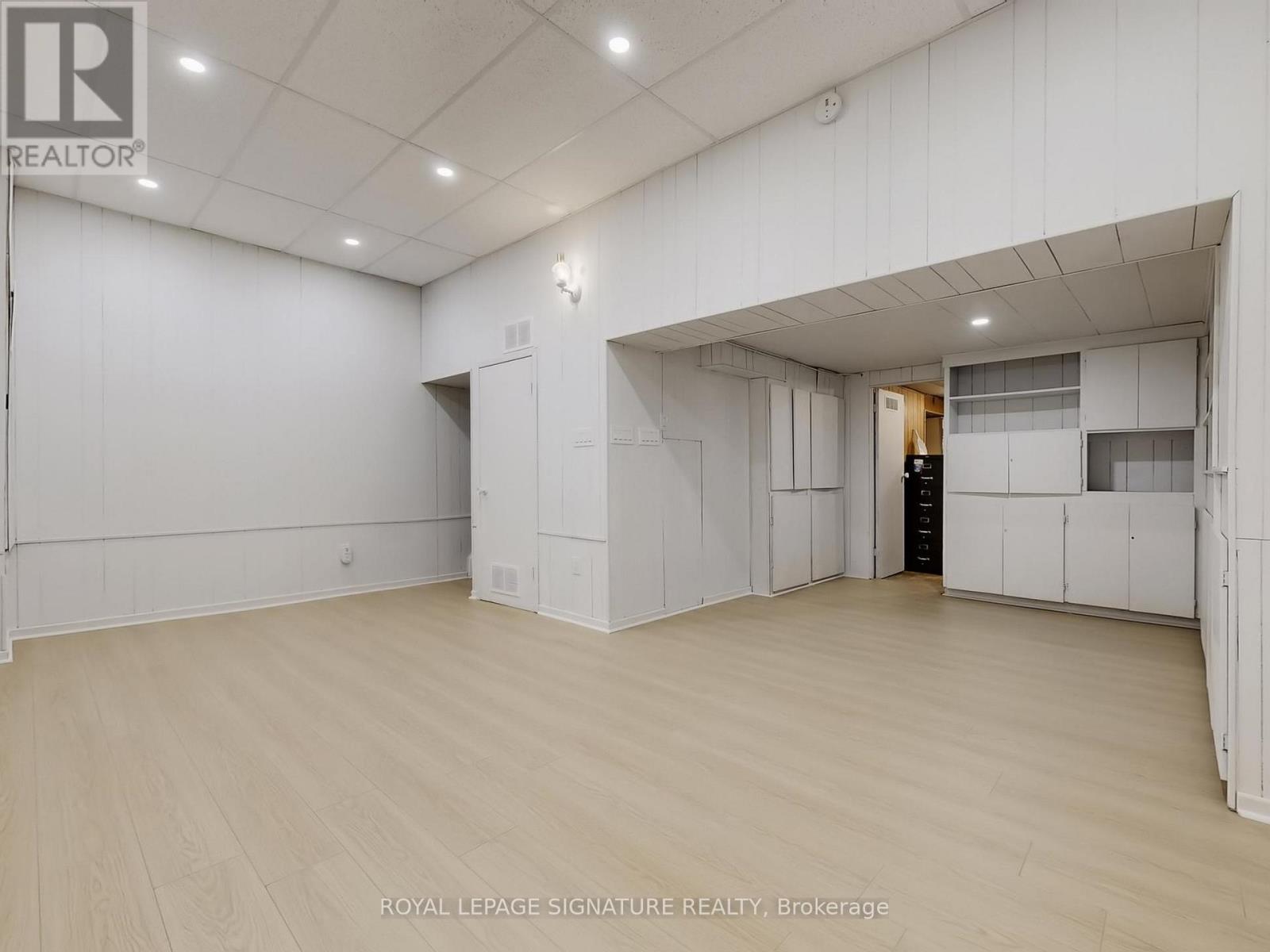 4 - 374 Driftwood Avenue, Toronto, Ontario  M3N 2P5 - Photo 34 - W12916860