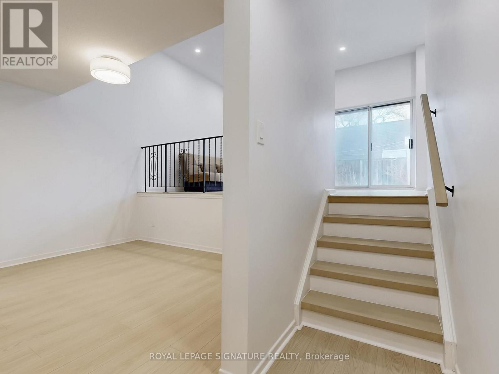 4 - 374 Driftwood Avenue, Toronto, Ontario  M3N 2P5 - Photo 6 - W12916860