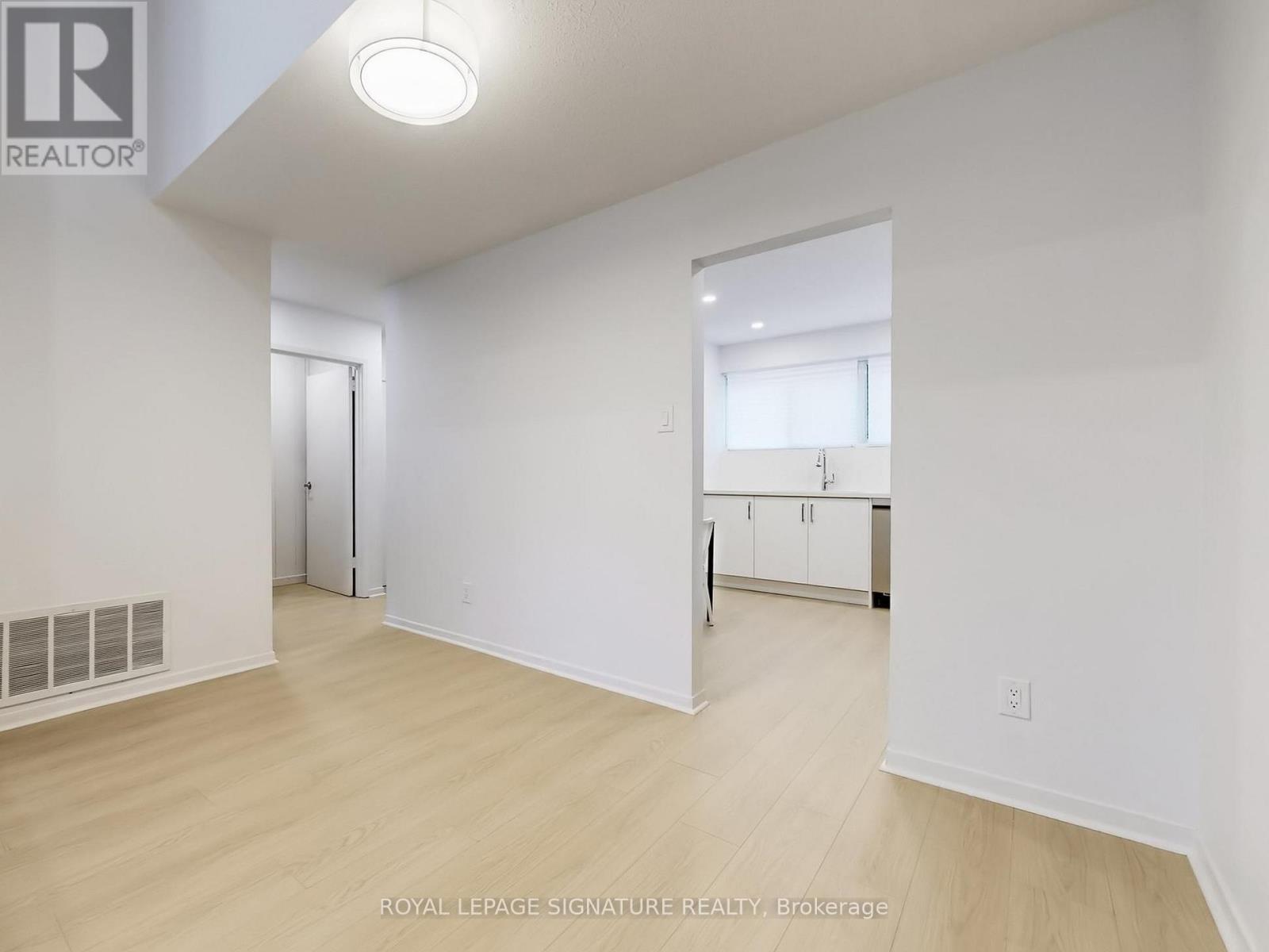 4 - 374 Driftwood Avenue, Toronto, Ontario  M3N 2P5 - Photo 8 - W12916860