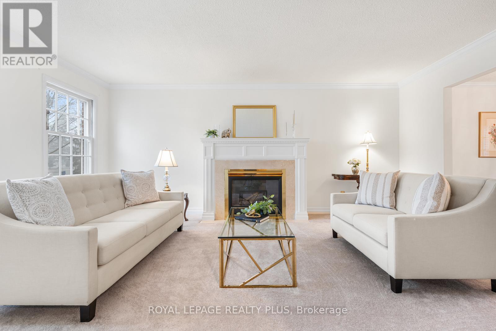 1852 Sherwood Forrest Circle, Mississauga, Ontario  L5K 2E7 - Photo 10 - W12916862