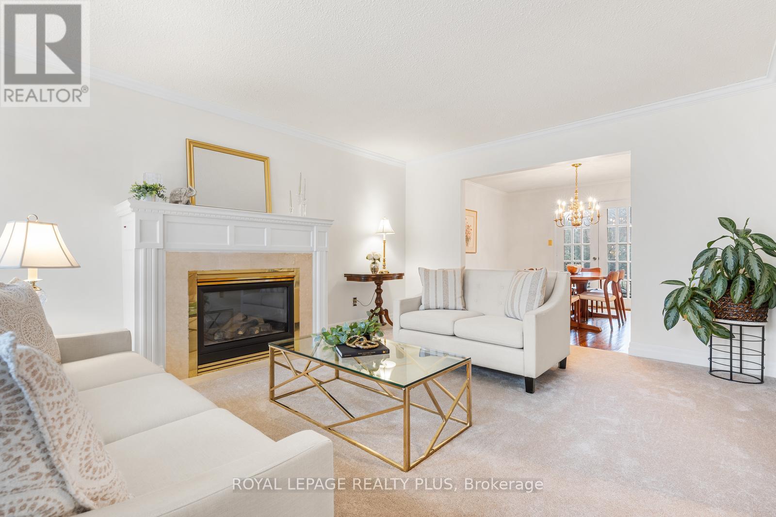 1852 Sherwood Forrest Circle, Mississauga, Ontario  L5K 2E7 - Photo 11 - W12916862