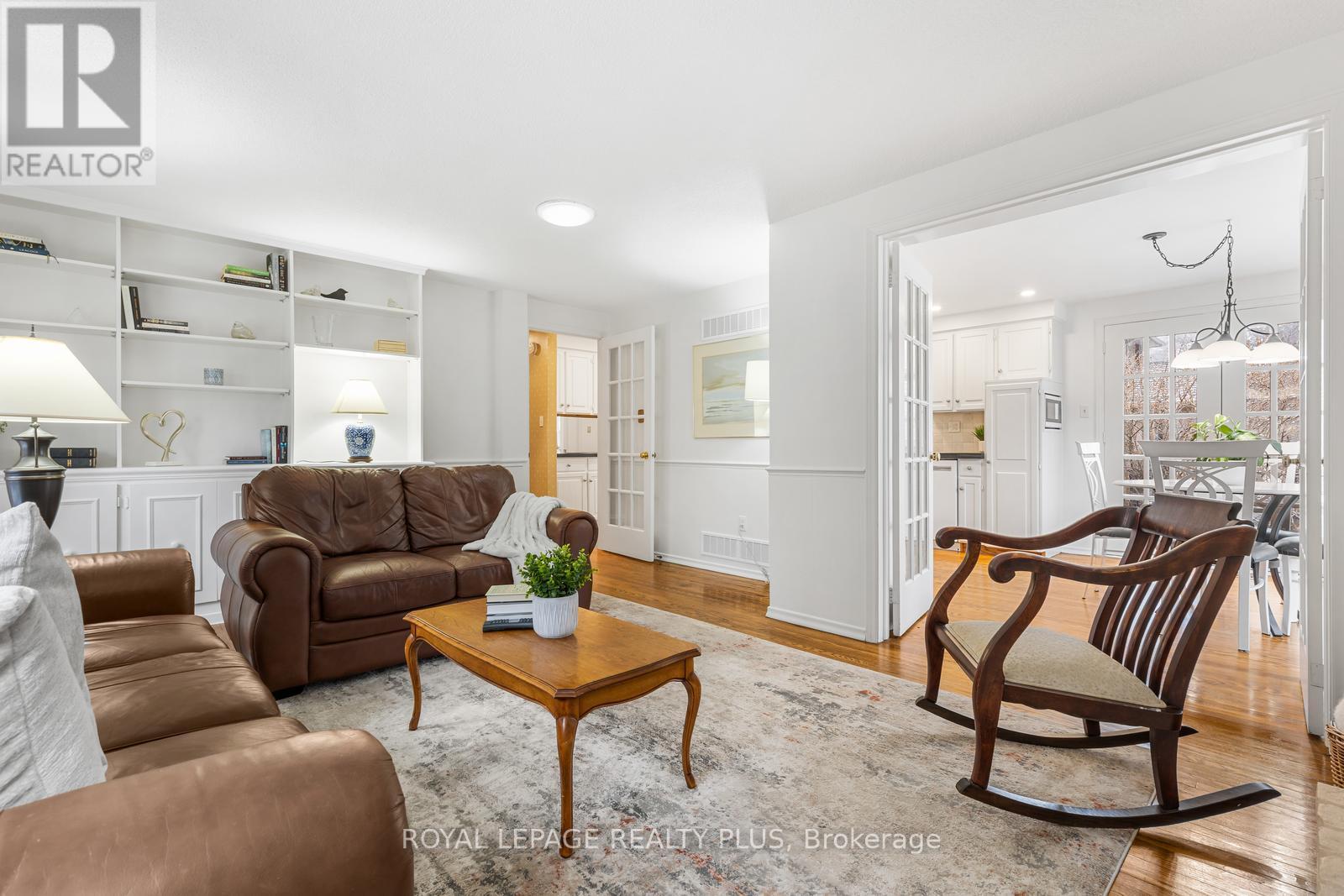 1852 Sherwood Forrest Circle, Mississauga, Ontario  L5K 2E7 - Photo 24 - W12916862