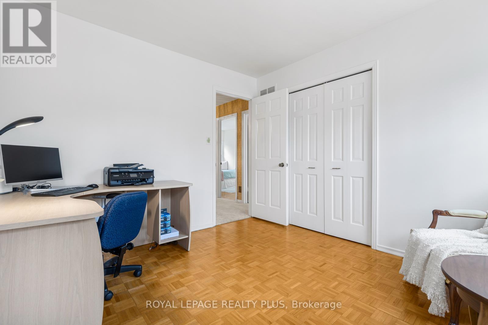 1852 Sherwood Forrest Circle, Mississauga, Ontario  L5K 2E7 - Photo 35 - W12916862