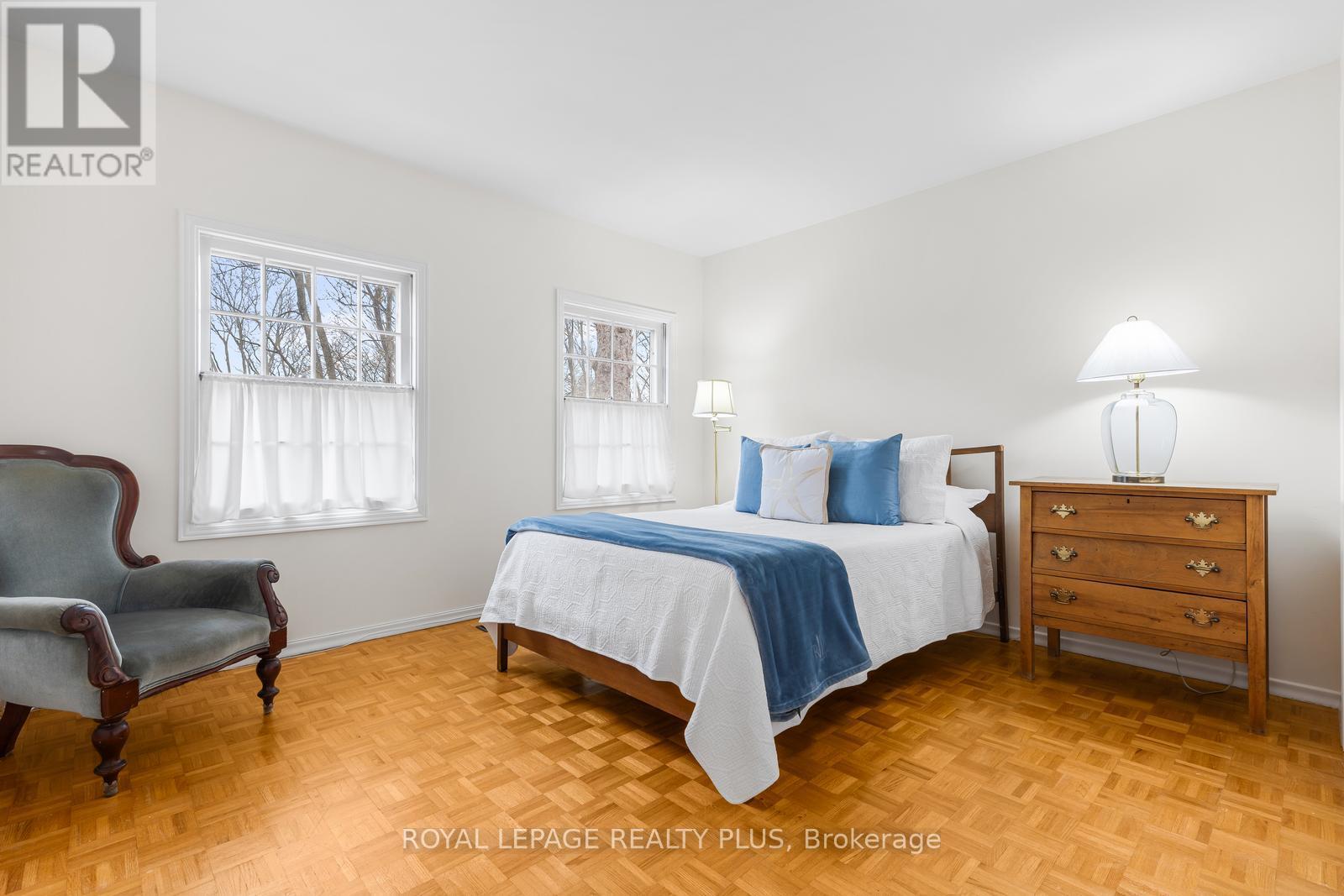 1852 Sherwood Forrest Circle, Mississauga, Ontario  L5K 2E7 - Photo 36 - W12916862