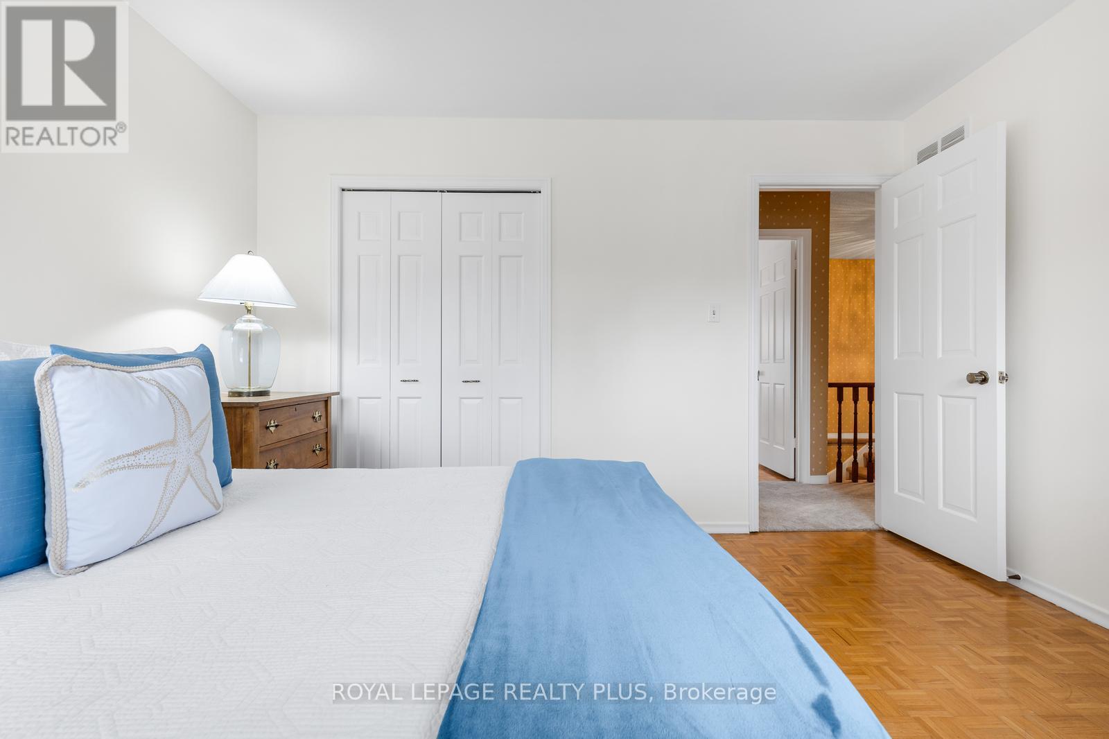 1852 Sherwood Forrest Circle, Mississauga, Ontario  L5K 2E7 - Photo 37 - W12916862