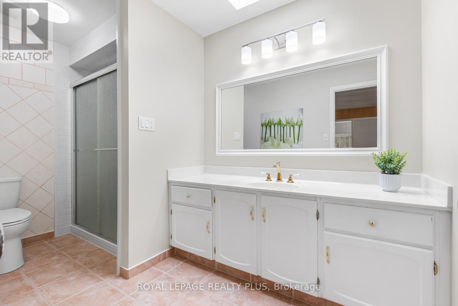 1852 Sherwood Forrest Circle, Mississauga, Ontario  L5K 2E7 - Photo 40 - W12916862