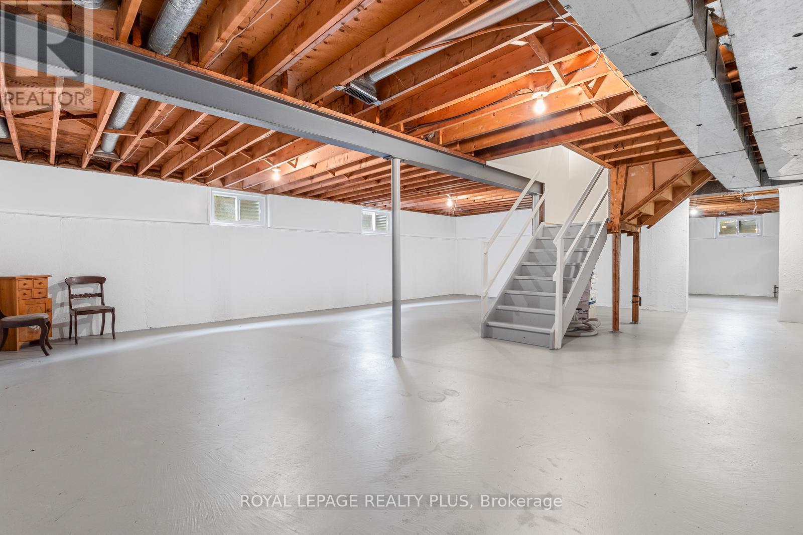 1852 Sherwood Forrest Circle, Mississauga, Ontario  L5K 2E7 - Photo 41 - W12916862