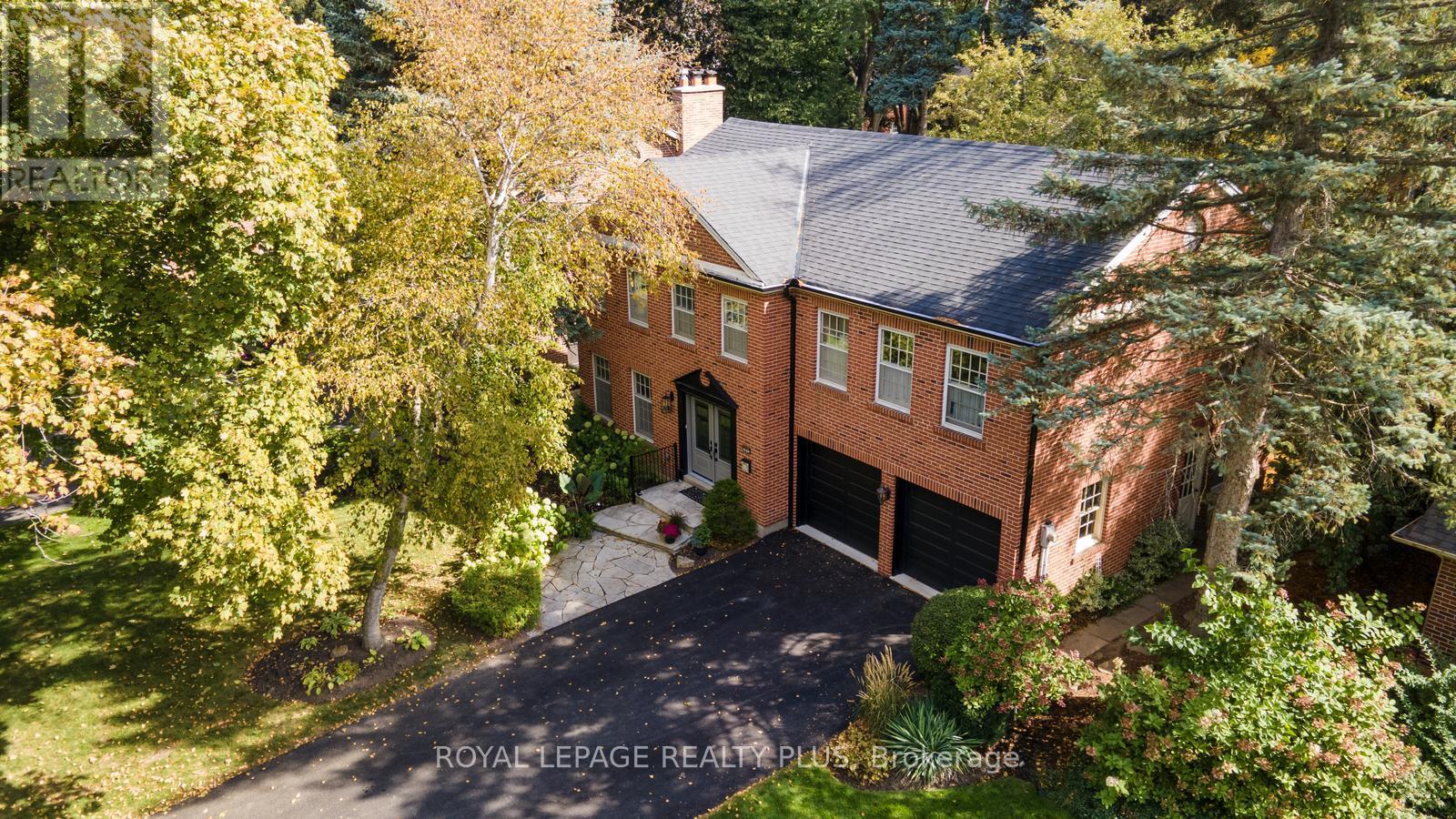 1852 Sherwood Forrest Circle, Mississauga, Ontario  L5K 2E7 - Photo 48 - W12916862