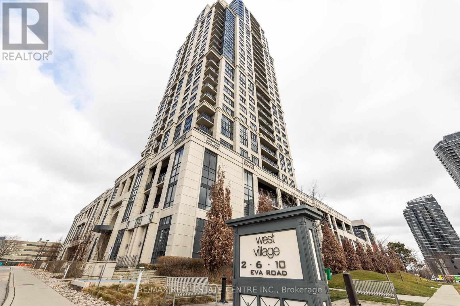 1429 - 2 EVA ROAD, Toronto, Ontario