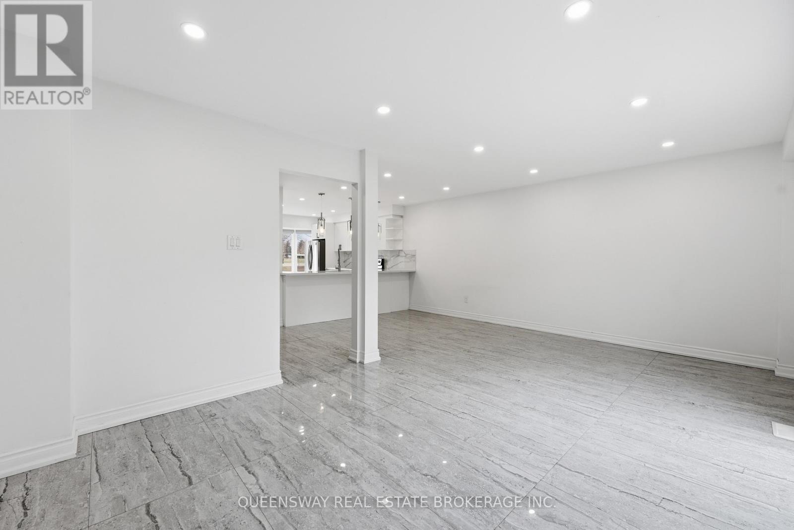 1 - 4196 Longmoor Drive, Burlington, Ontario  L7L 5E3 - Photo 9 - W12916884