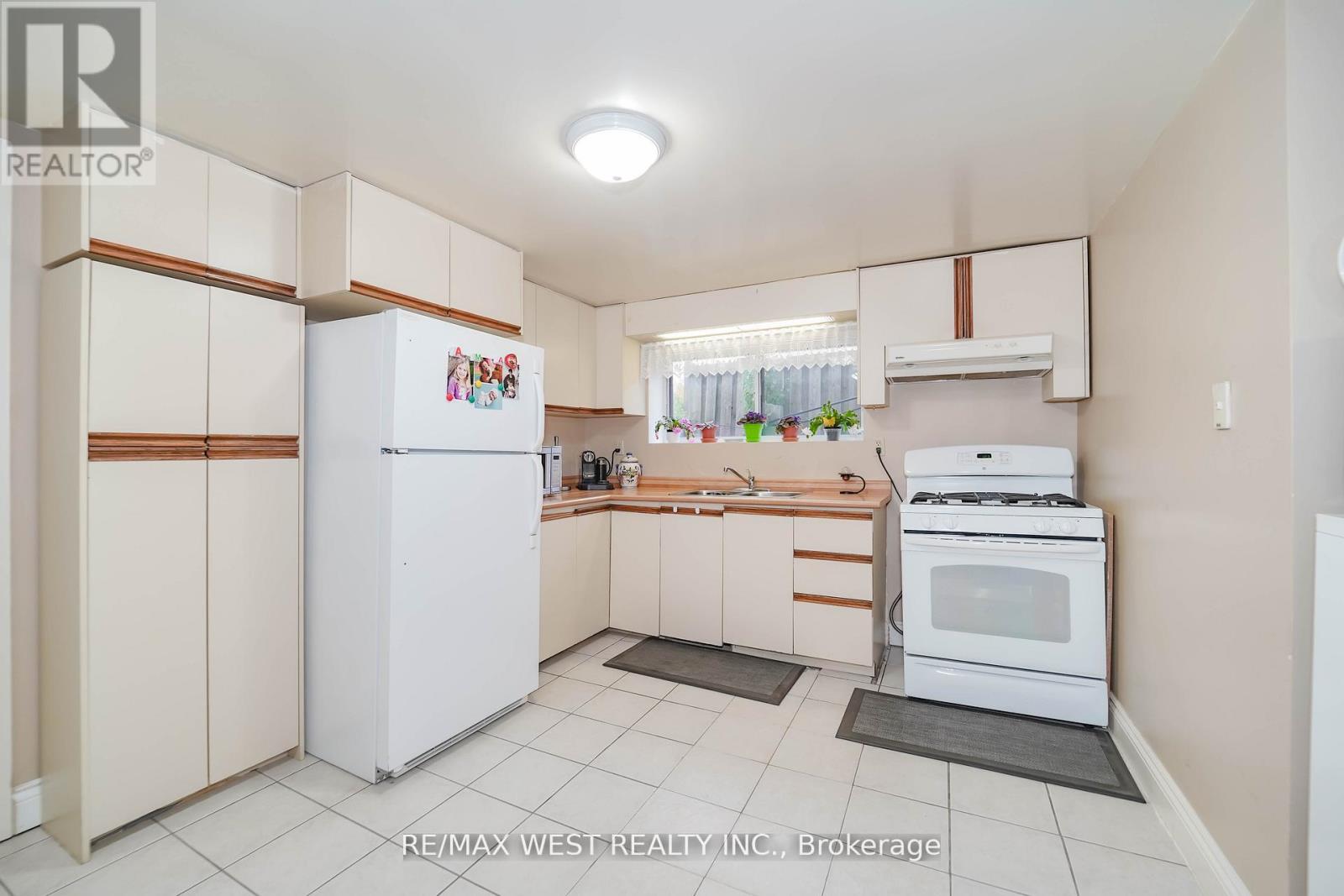 7 Bimini Crescent, Toronto, Ontario  M3N 1S1 - Photo 10 - W12916888