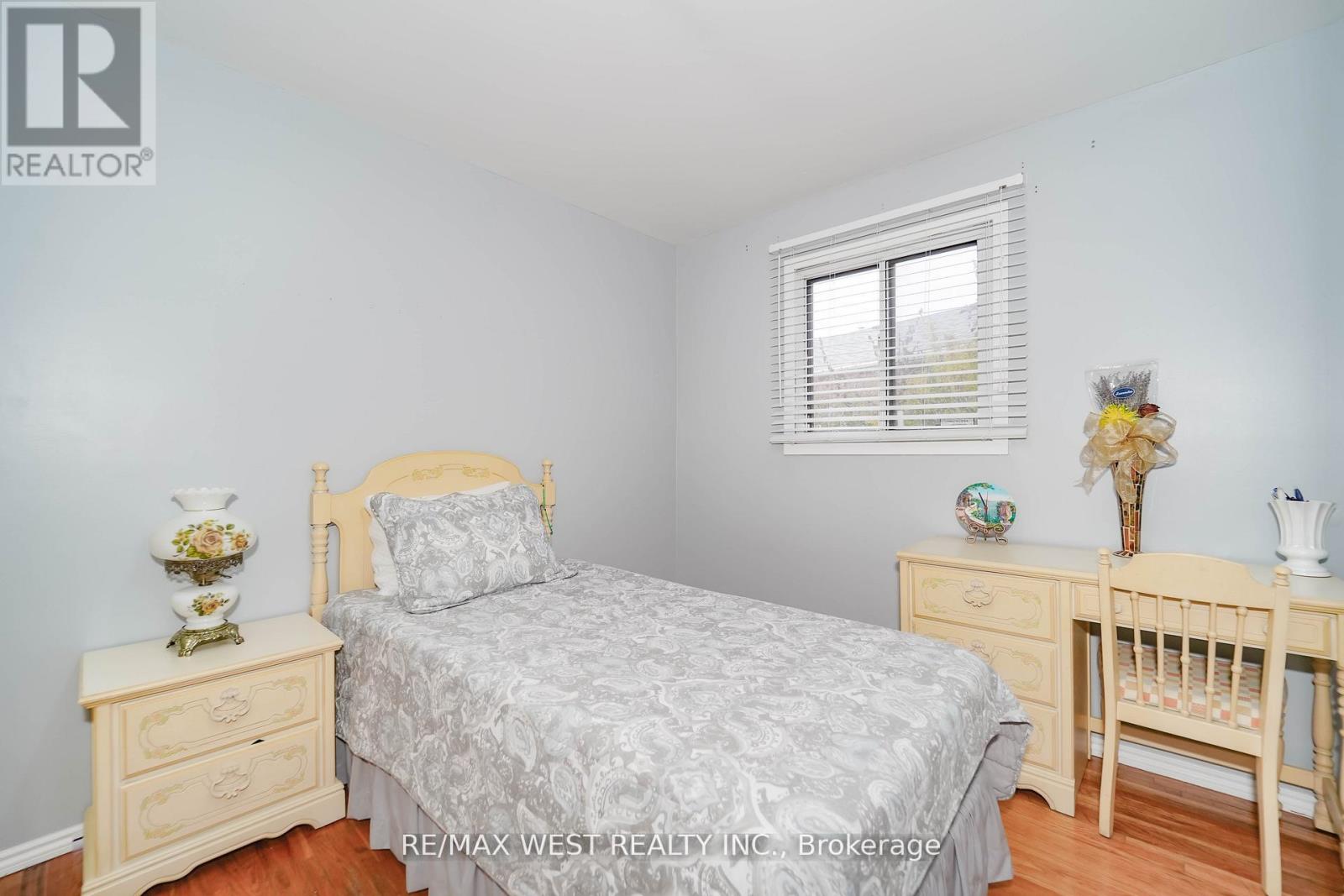 7 Bimini Crescent, Toronto, Ontario  M3N 1S1 - Photo 8 - W12916888