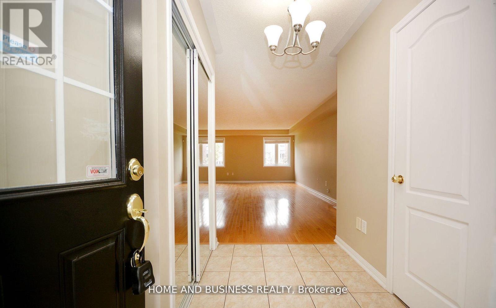 613 Armstrong Boulevard, Milton, Ontario  L9T 6G8 - Photo 3 - W12916934