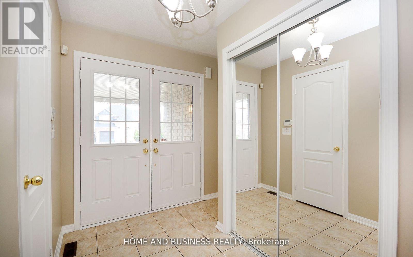 613 Armstrong Boulevard, Milton, Ontario  L9T 6G8 - Photo 4 - W12916934