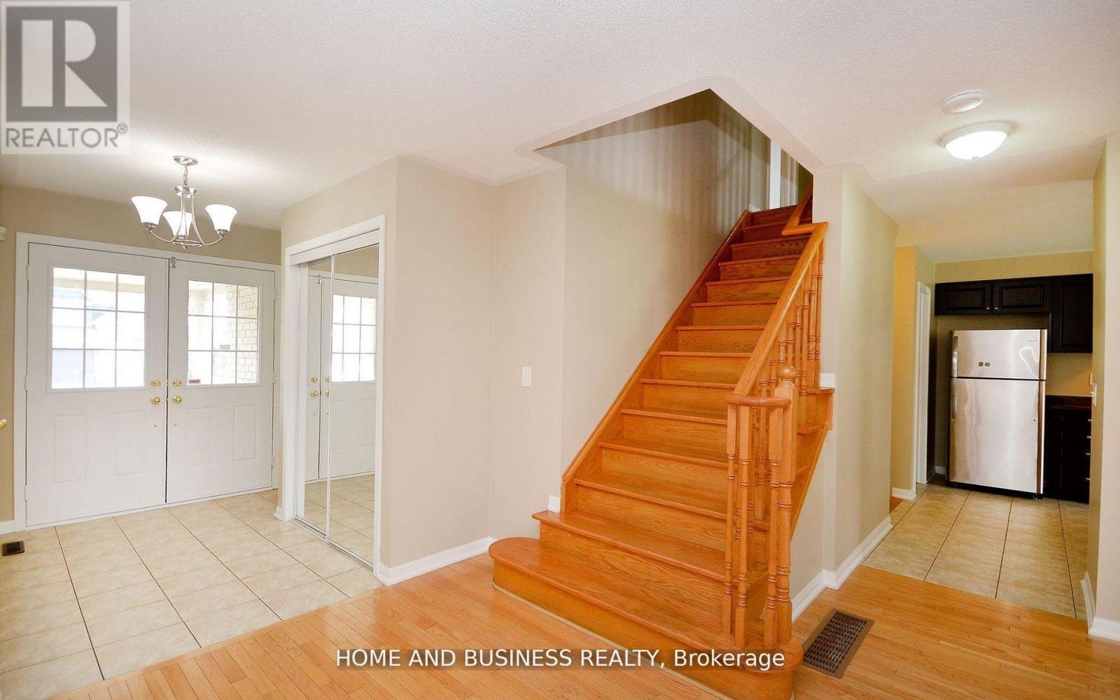 613 Armstrong Boulevard, Milton, Ontario  L9T 6G8 - Photo 5 - W12916934