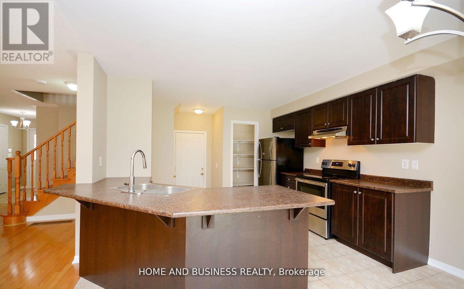 613 Armstrong Boulevard, Milton, Ontario  L9T 6G8 - Photo 9 - W12916934