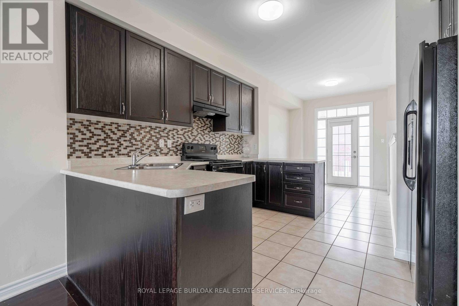 7248 Triumph Lane, Mississauga, Ontario  L5N 0C5 - Photo 4 - W12916940