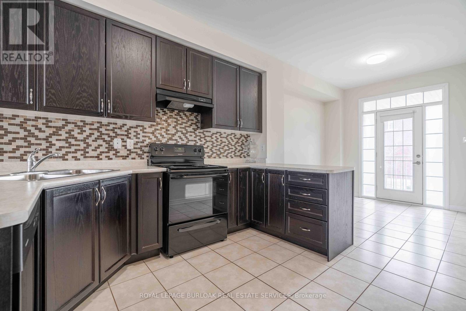 7248 Triumph Lane, Mississauga, Ontario  L5N 0C5 - Photo 5 - W12916940